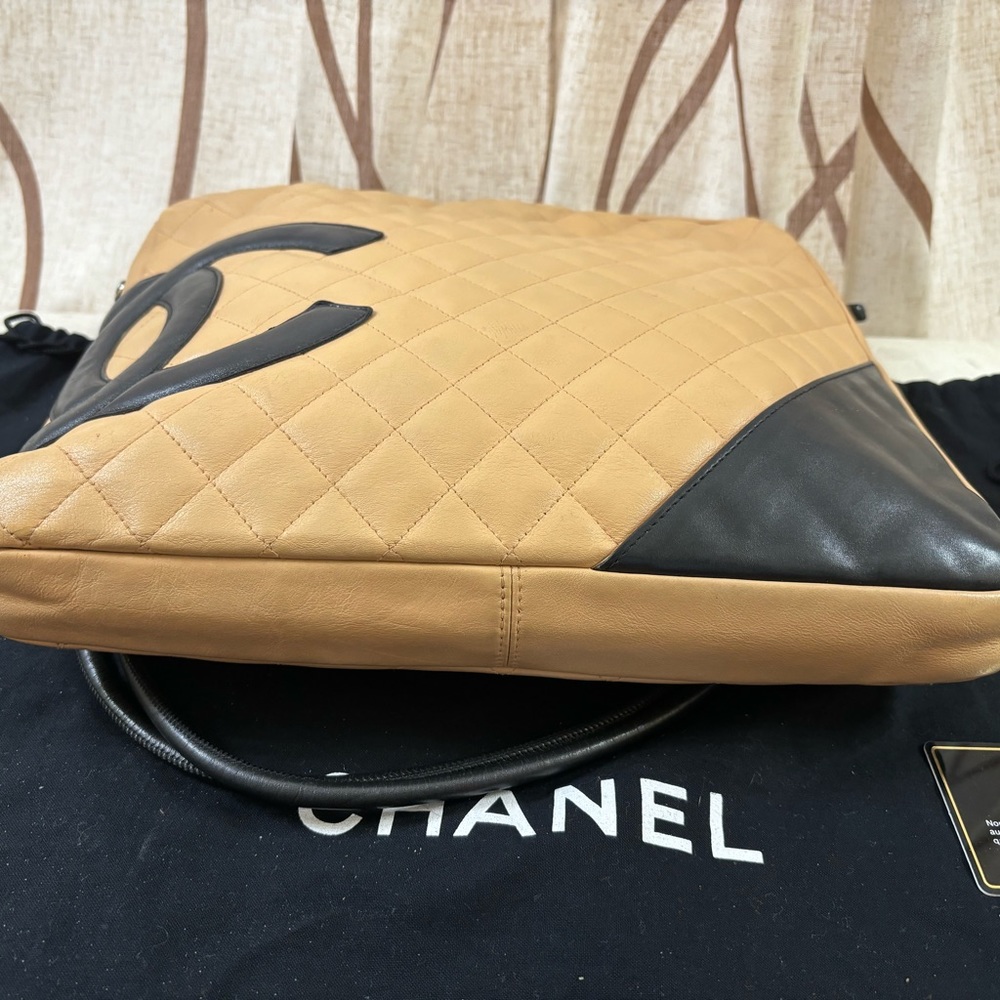 ๐ Chanel CC Cambon line Crossbody bag - Picture 3 of 13